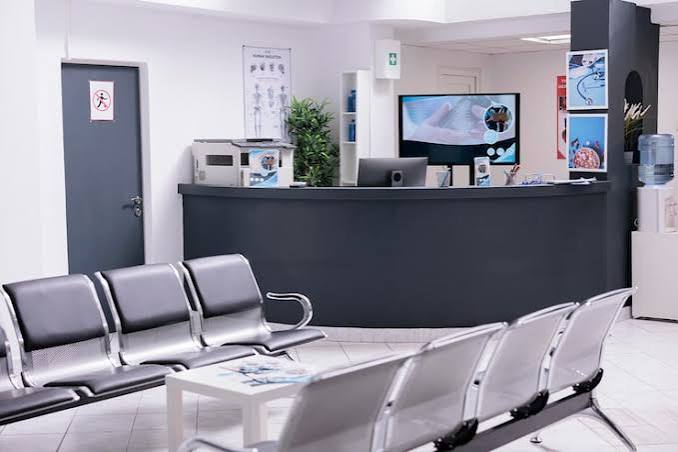 Интерьер стоматологической клиники DENTALÉ